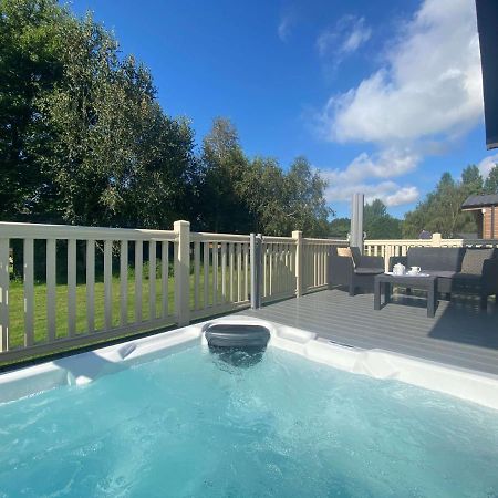The Yorkshire Burrow Lodge With Hot Tub מראה חיצוני תמונה
